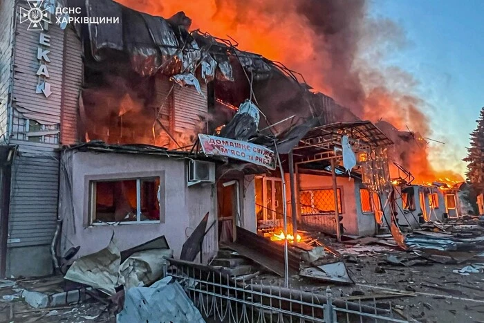Casualties in the village of Kharkiv region, burned shops