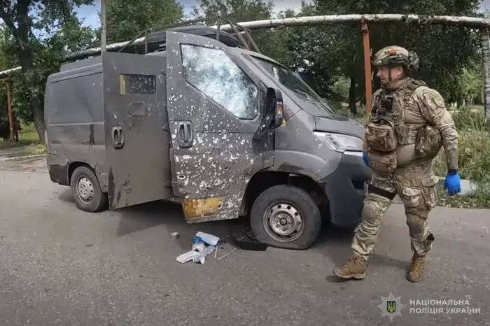 W Pokrowśku podczas ewakuacji ciężko rannych 'Biały Anioł' został trafiony przez Rosję (wideo)