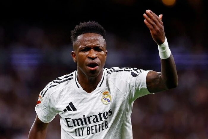 In Spanien erhielten fünf Fans Bewährungsstrafen wegen rassistischer Beleidigungen gegen Vinícius