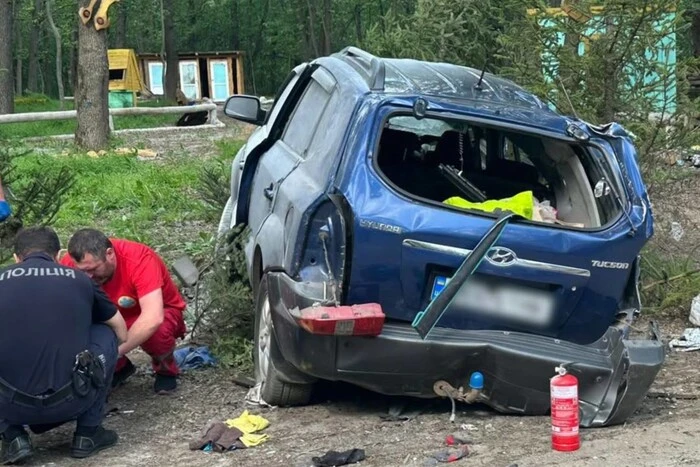 Bei einem Verkehrsunfall in der Region Charkiw starben Mutter und Kind, der Fahrer beging Selbstmord