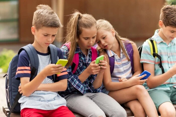Neue Forschung zeigt, wie soziale Netzwerke die Psyche von Jugendlichen zerstören
