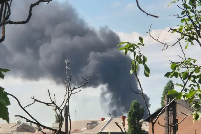 A facility in Zaporizhzhia caught fire due to an attack by the Russian Federation