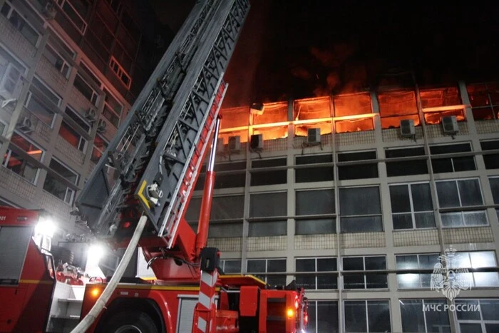A factory producing microchips caught fire in St. Petersburg