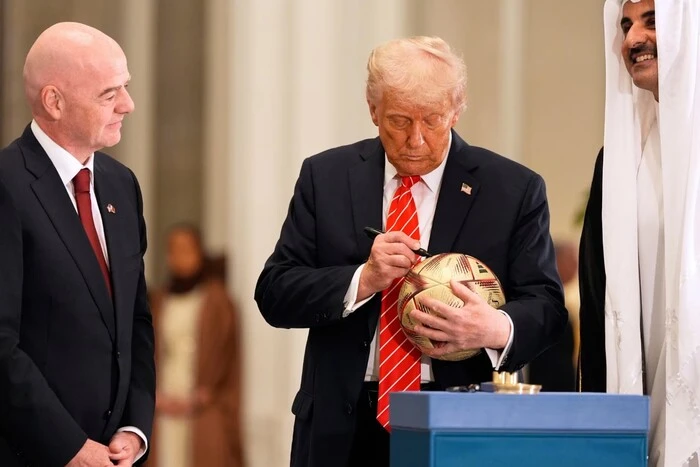 UEFA skrytykowała prezydenta FIFA za udział w turze Trumpa