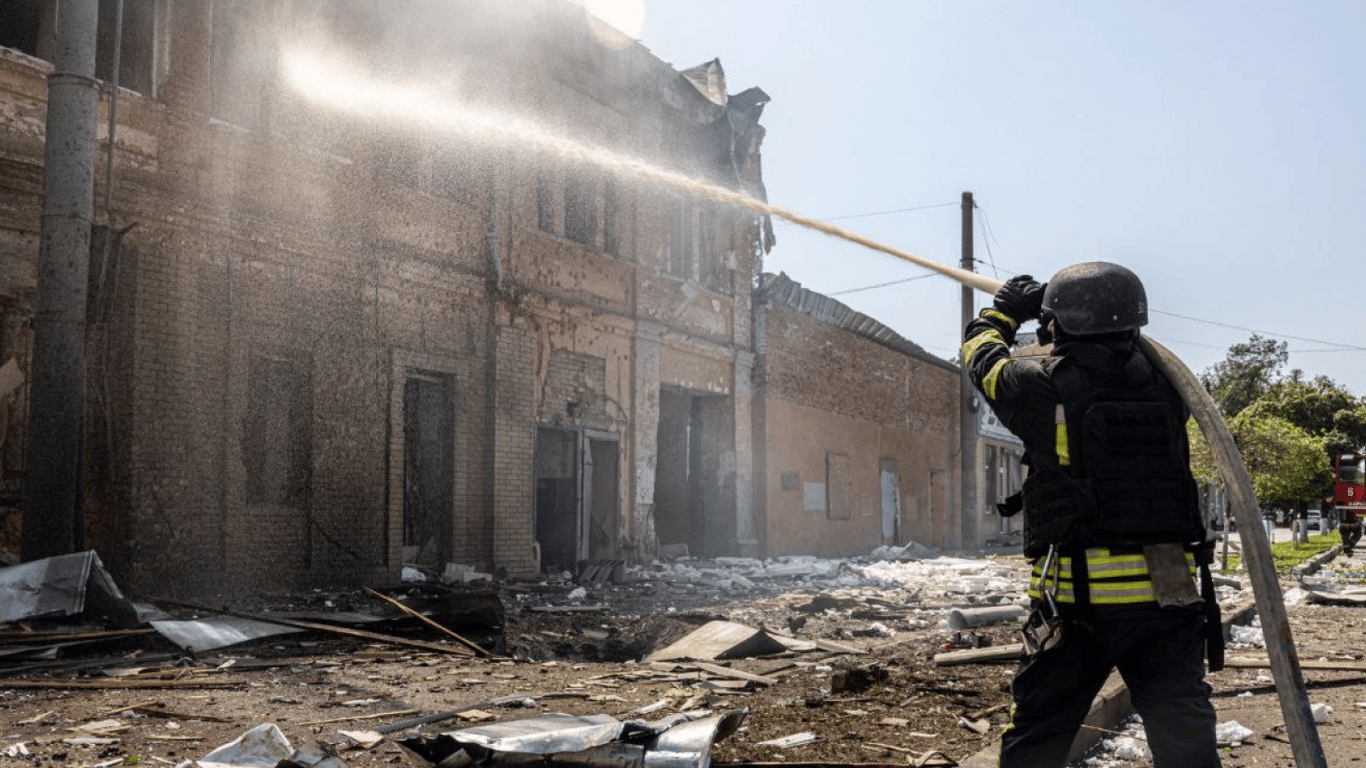 The State Emergency Service showed the first moments after the Russian attack on Kharkiv - video