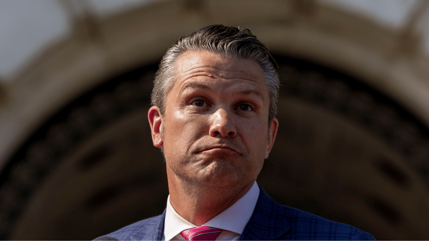 Hegset nie poinformował Białego Domu o wstrzymaniu pomocy dla Ukrainy