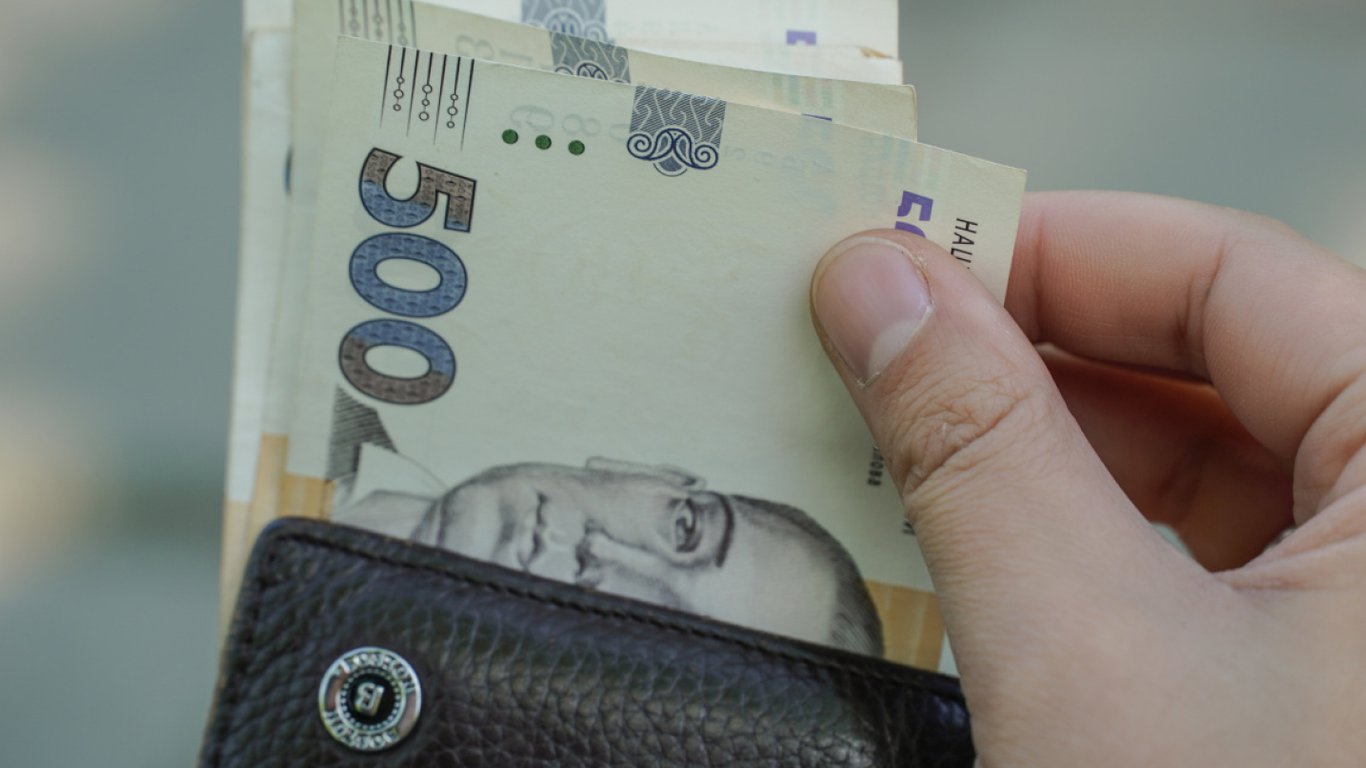 Право на доплату до пенсии — кому государство гарантирует 870 грн