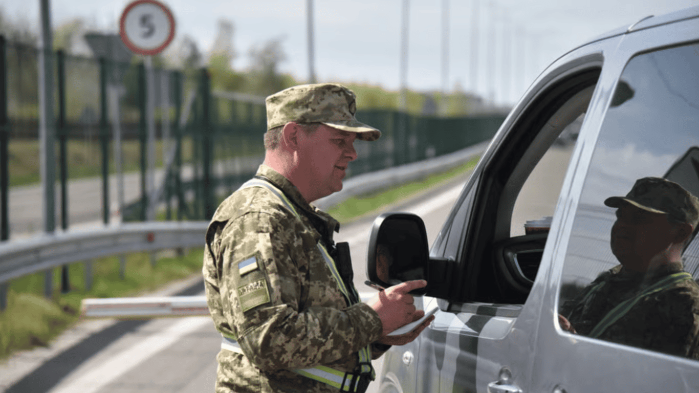 Черги на кордоні України — де водіям доведеться чекати найдовше
