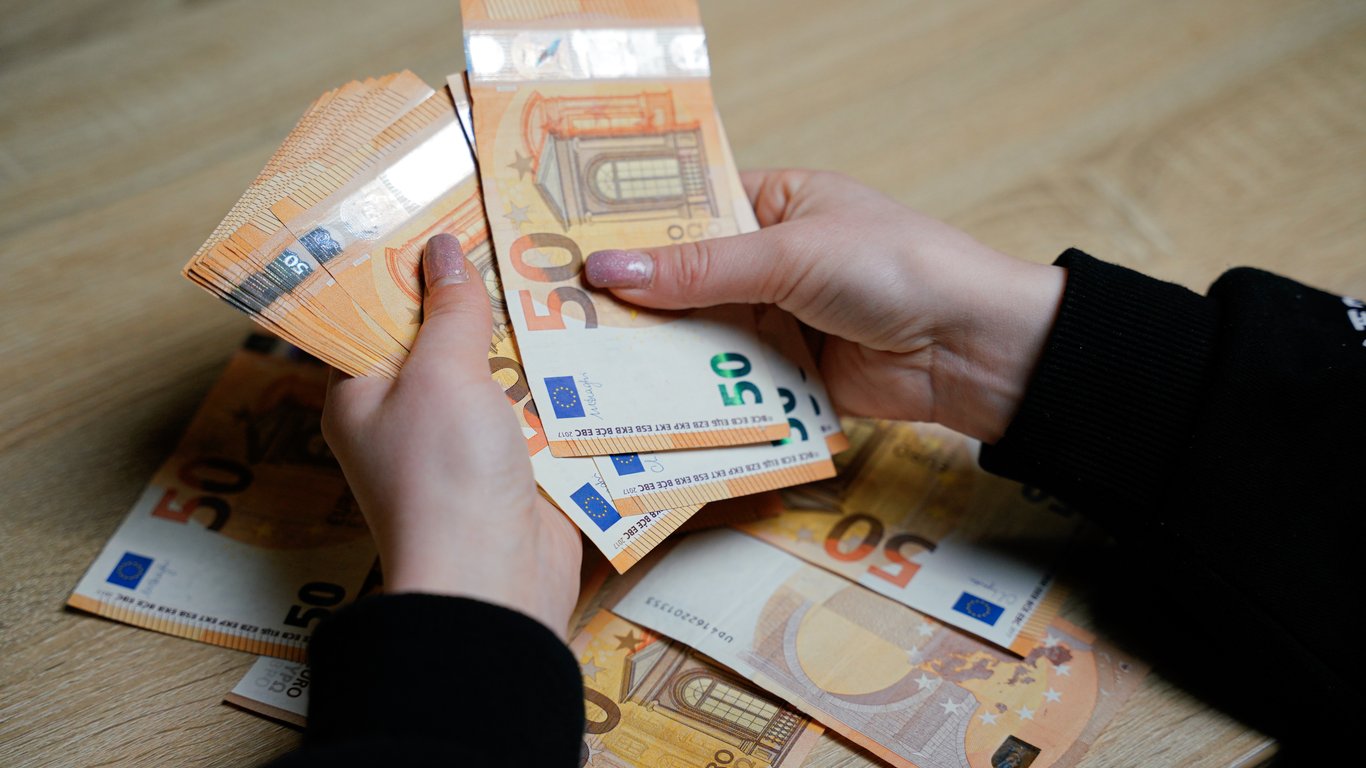 Банкноти євро оновлять — як зміниться валюта ЄС