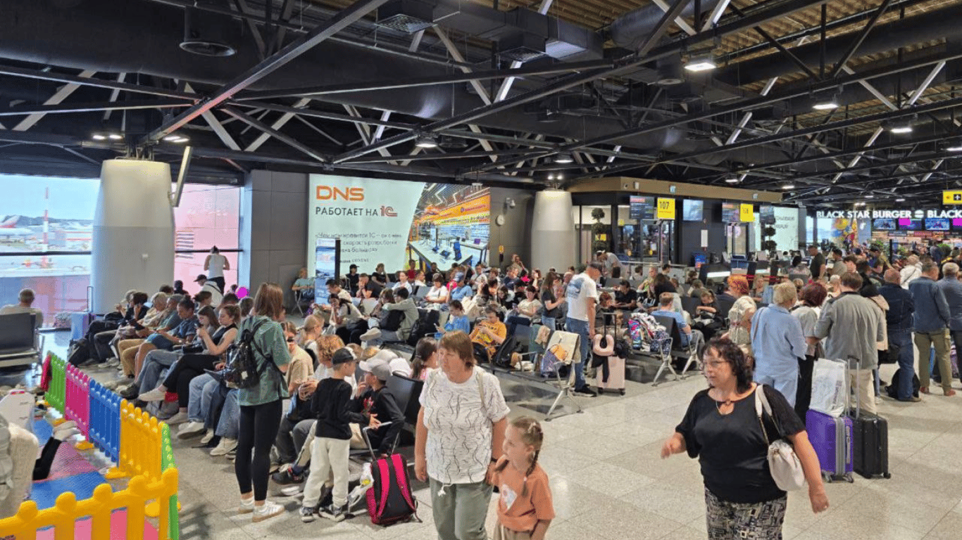 Disruptions in air traffic at several airports in Russia - what is the reason