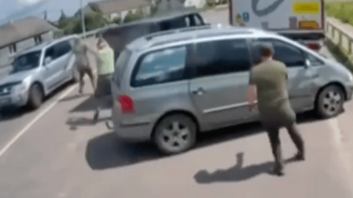In Volyn, a man beat a TCC employee with a shovel - details of the incident