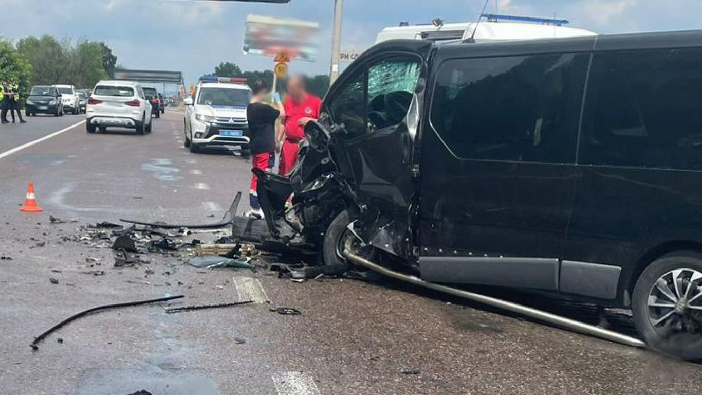 In Lviv, a BMW driver was detained after an accident with seven injured